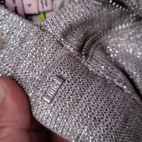 Juicy couture size 4 silver short shorts - Picture 3 of 6